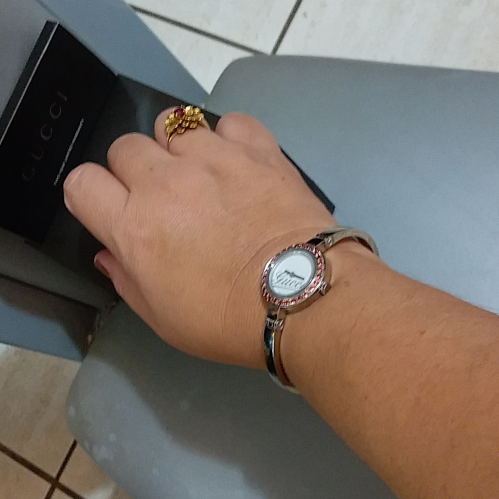 Authentic Gucci Rare Luxurious Bangle Watch
